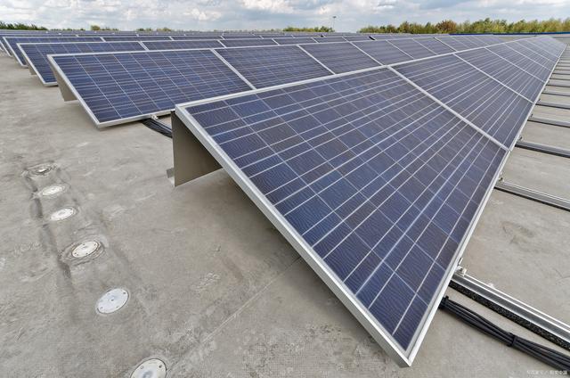 如何确保光伏材料在建筑中的长期性能和可靠性