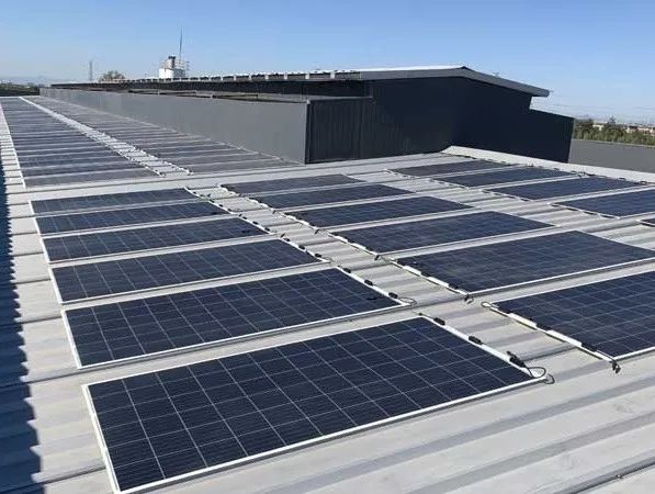 哪些企业采用了光伏材料进行建筑集成 哪些企业采用了光伏材料进行建筑集成