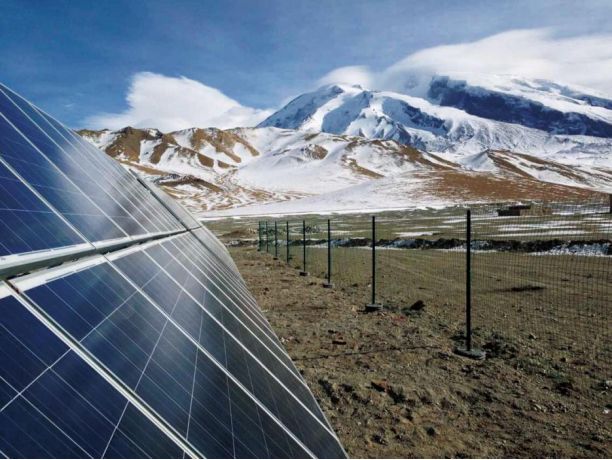 光伏材料技术在偏远地区提升能源独立性的挑战与机遇是什么