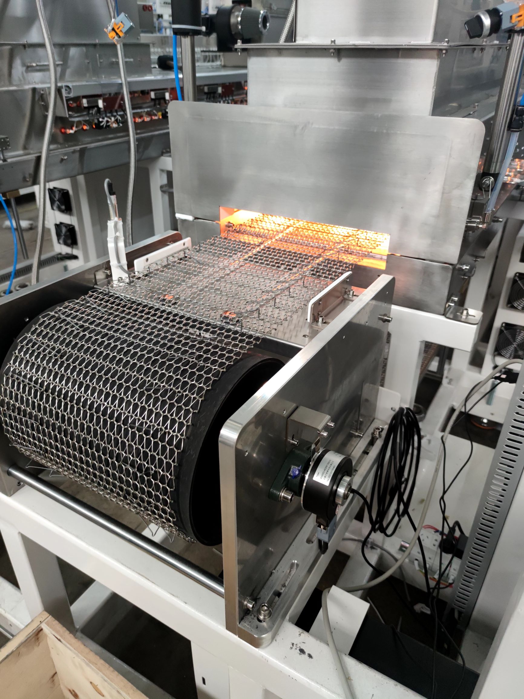 高温下的光伏电池如何进行有效冷却