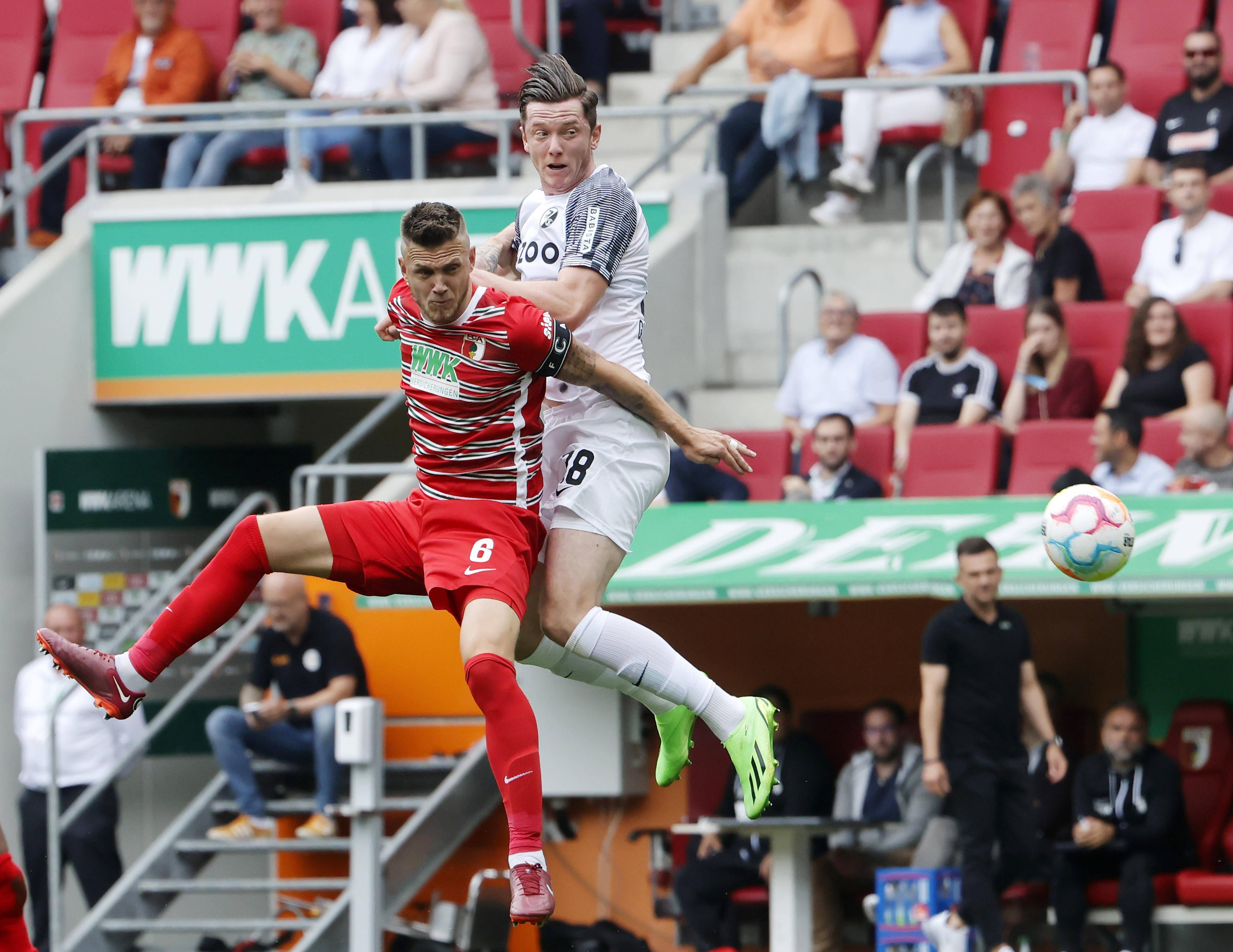 弗赖堡队在比赛中拼尽全力，险胜对手