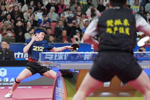 球队晋级总决赛，获得意外提名，激情争夺冠军荣誉