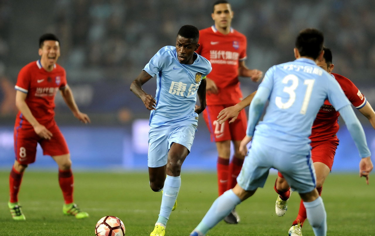 江苏苏宁主场失利,战绩遭遇波动 江苏苏宁主场失利,战绩遭遇波动