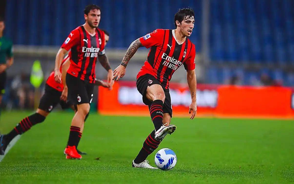 AC米兰客场战胜对手,赢得关键比赛 AC米兰客场战胜对手,赢得关键比赛