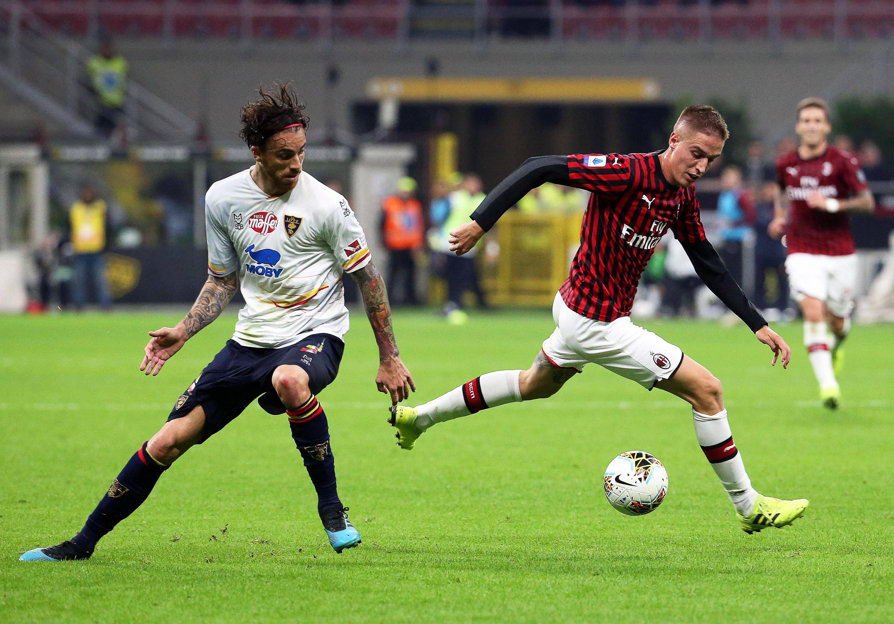 AC米兰击败AC佛罗伦萨,表现抢眼 AC米兰击败AC佛罗伦萨,表现抢眼