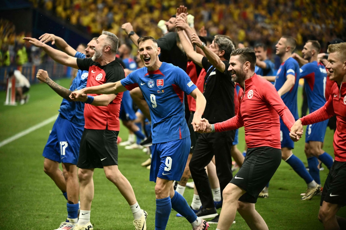 惊心动魄的一幕!欧洲杯预赛比赛精彩纷呈 惊心动魄的一幕!欧洲杯预赛比赛精彩纷呈