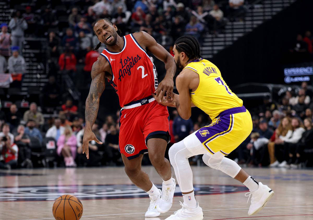 快船主场大胜雄鹿,将系列赛带入抢七 快船主场大胜雄鹿,将系列赛带入抢七