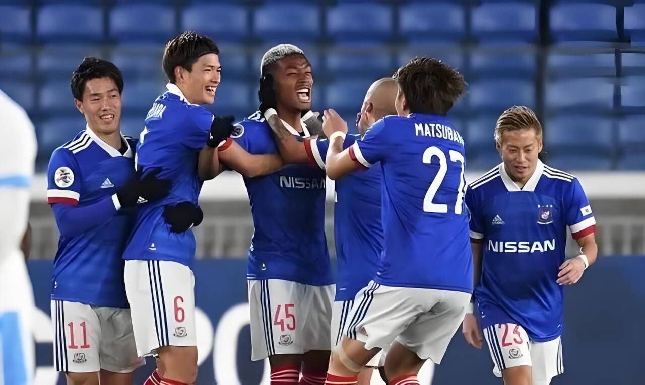 柏太阳神迎战名古屋鲸八，场外危机加剧